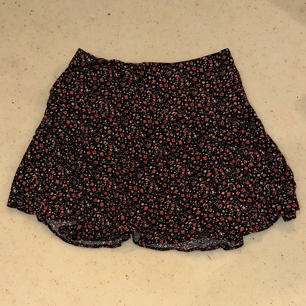 American Eagle Outfitters Black and Red Floral Skirt